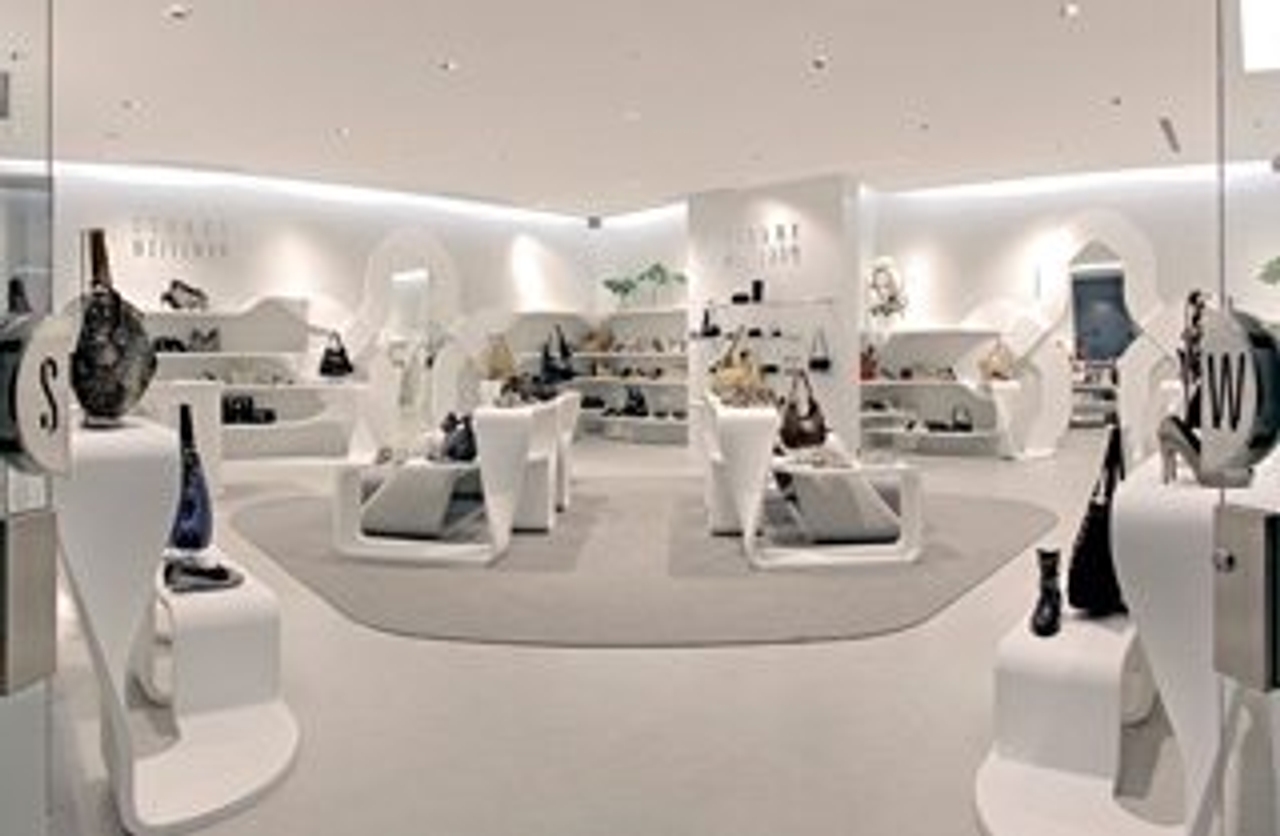 Stuart Weitzman coming to the Eaton Centre