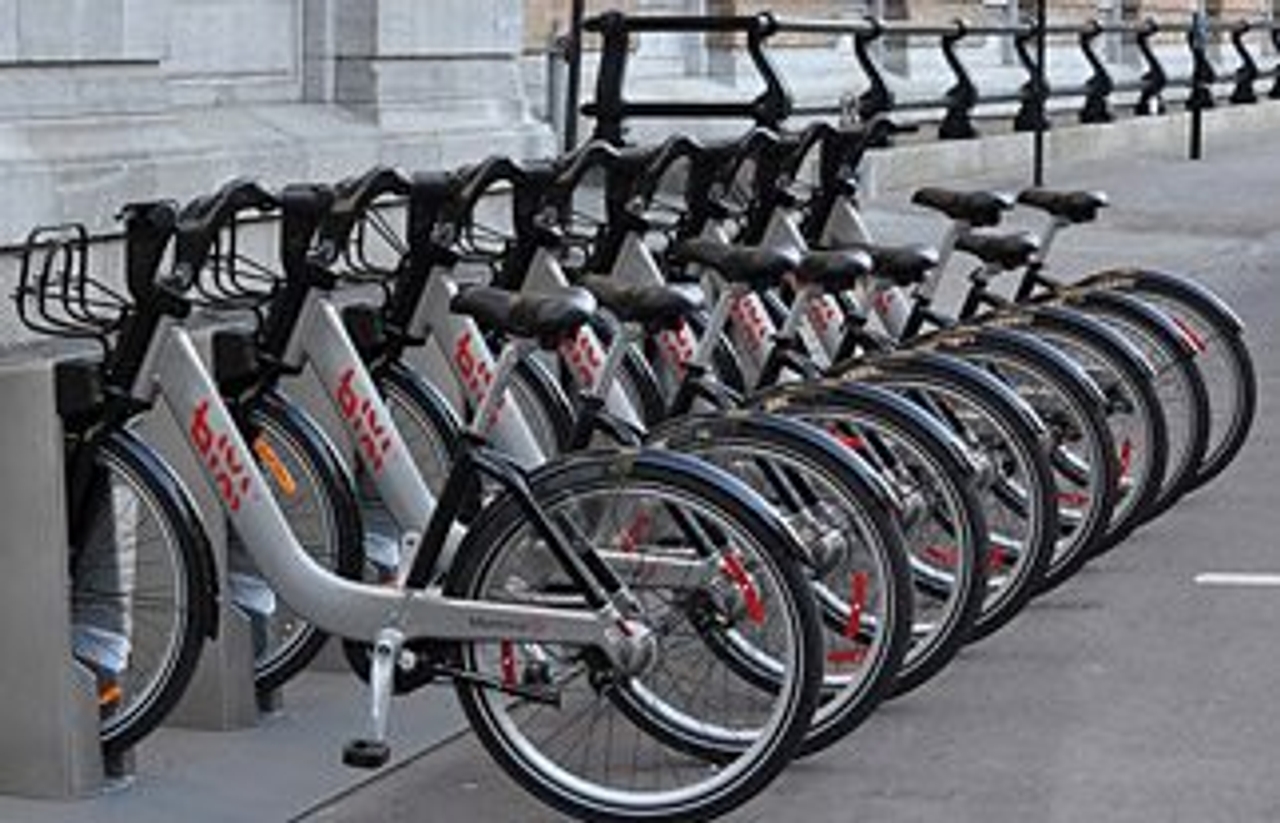Bixi Toronto launches with limited service, missing keys, rain—and optimism!