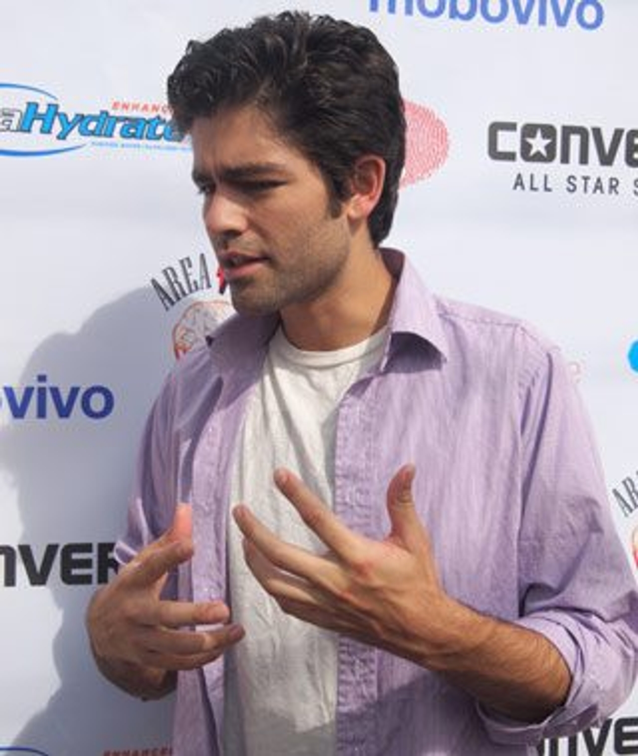 We find out just how meta Adrian Grenier is at the Teenage Paparazzo Q&A