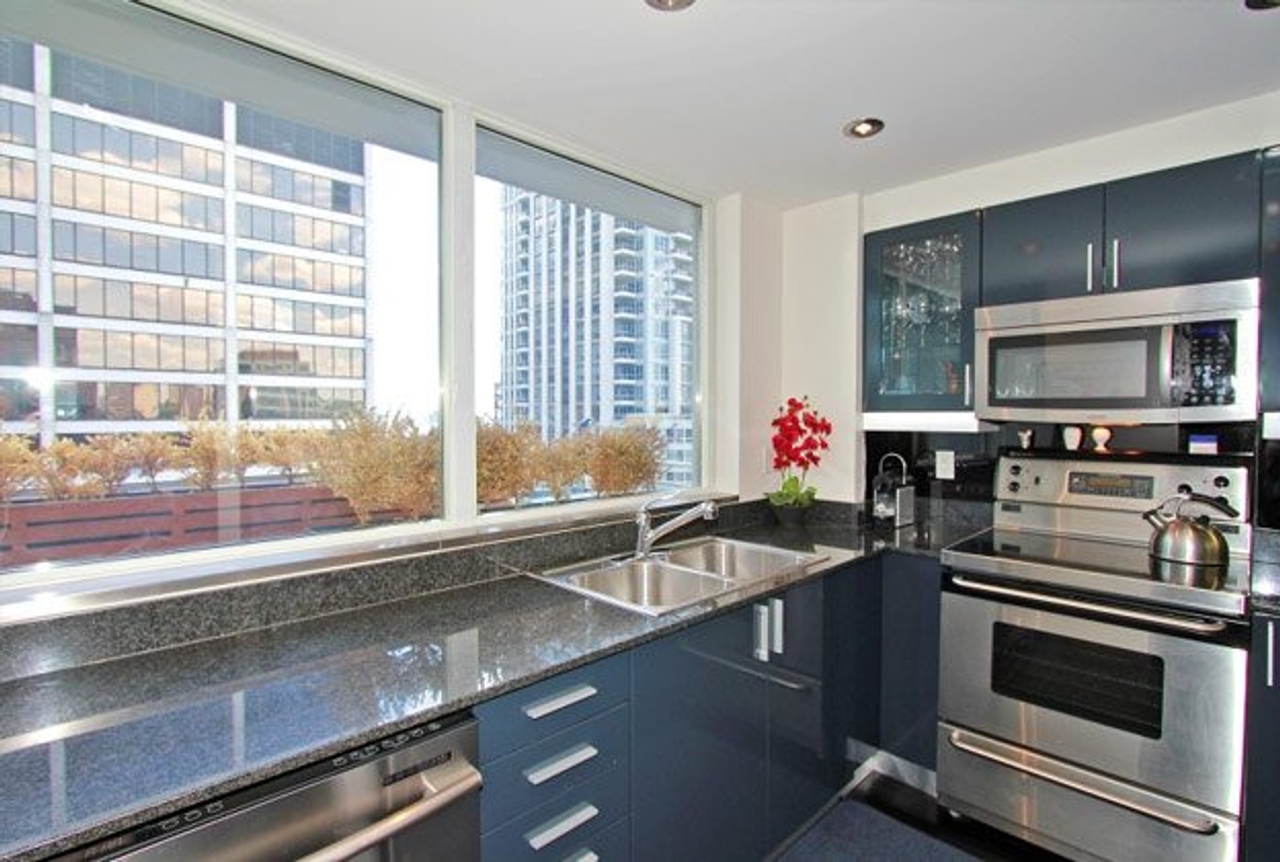 House of the Week: $1 million for a Yorkville sub-penthouse condo that’s styled like a clubland lounge