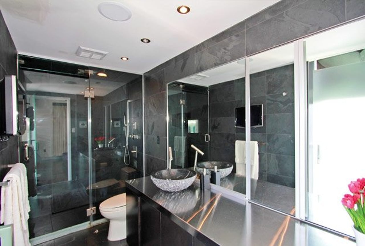 House of the Week: $1 million for a Yorkville sub-penthouse condo that’s styled like a clubland lounge