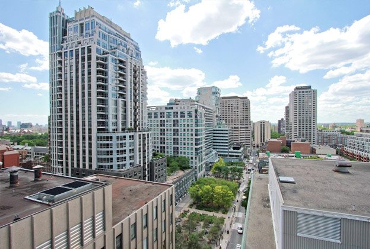 House of the Week: $1 million for a Yorkville sub-penthouse condo that’s styled like a clubland lounge