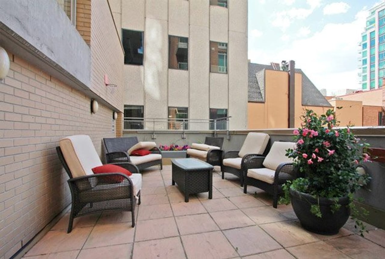 House of the Week: $1 million for a Yorkville sub-penthouse condo that’s styled like a clubland lounge
