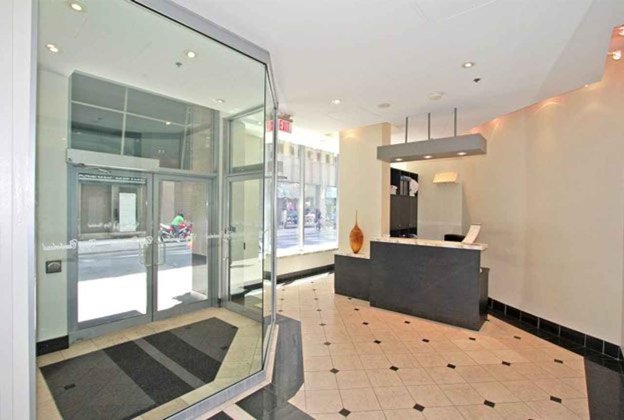 House of the Week: $1 million for a Yorkville sub-penthouse condo that’s styled like a clubland lounge