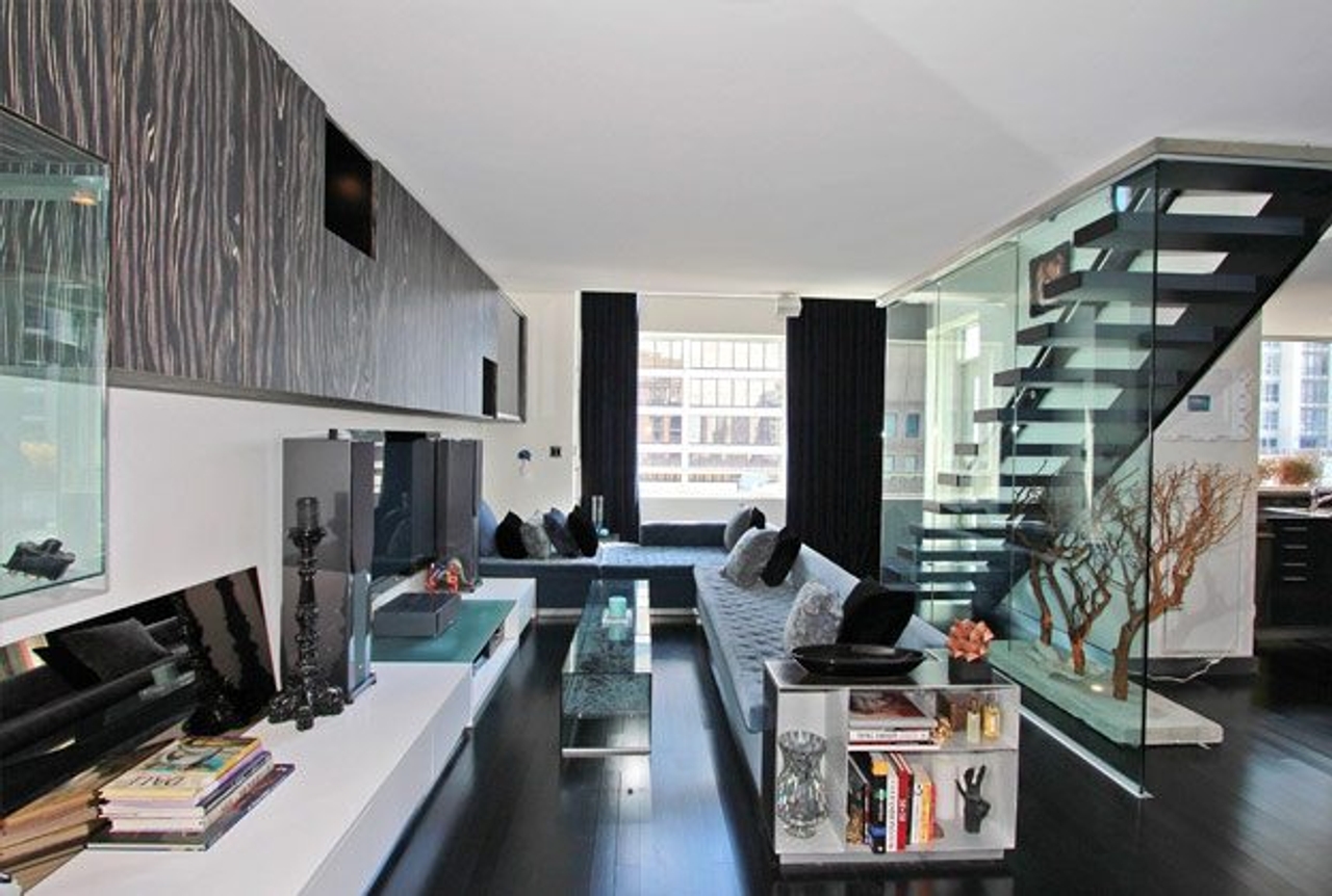 House of the Week: $1 million for a Yorkville sub-penthouse condo that’s styled like a clubland lounge