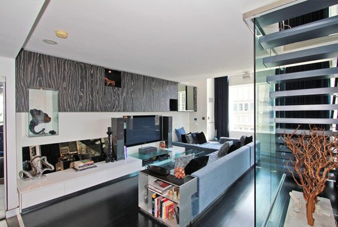 House of the Week: $1 million for a Yorkville sub-penthouse condo that’s styled like a clubland lounge