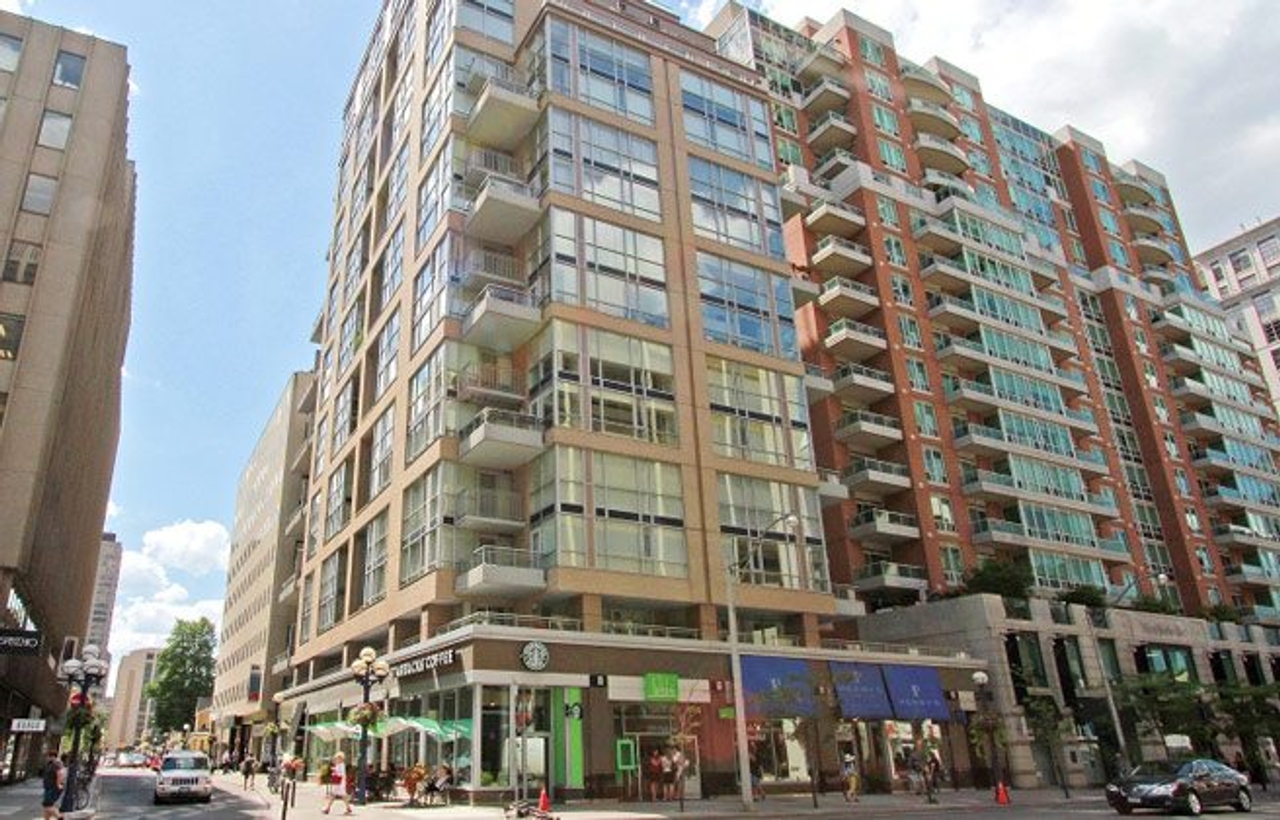 House of the Week: $1 million for a Yorkville sub-penthouse condo that’s styled like a clubland lounge