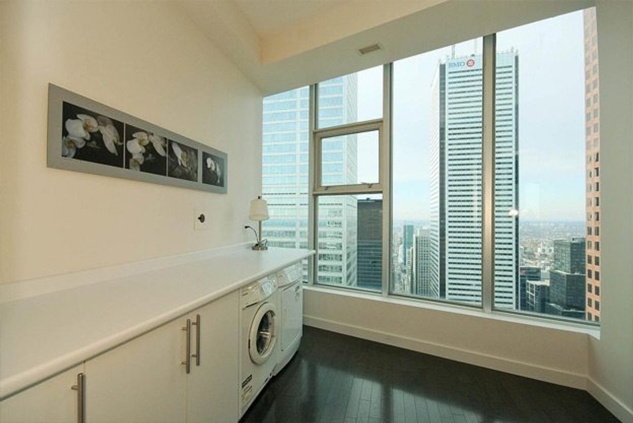 Condomonium: $2.5 million for a three-level penthouse in the middle of the Financial District
