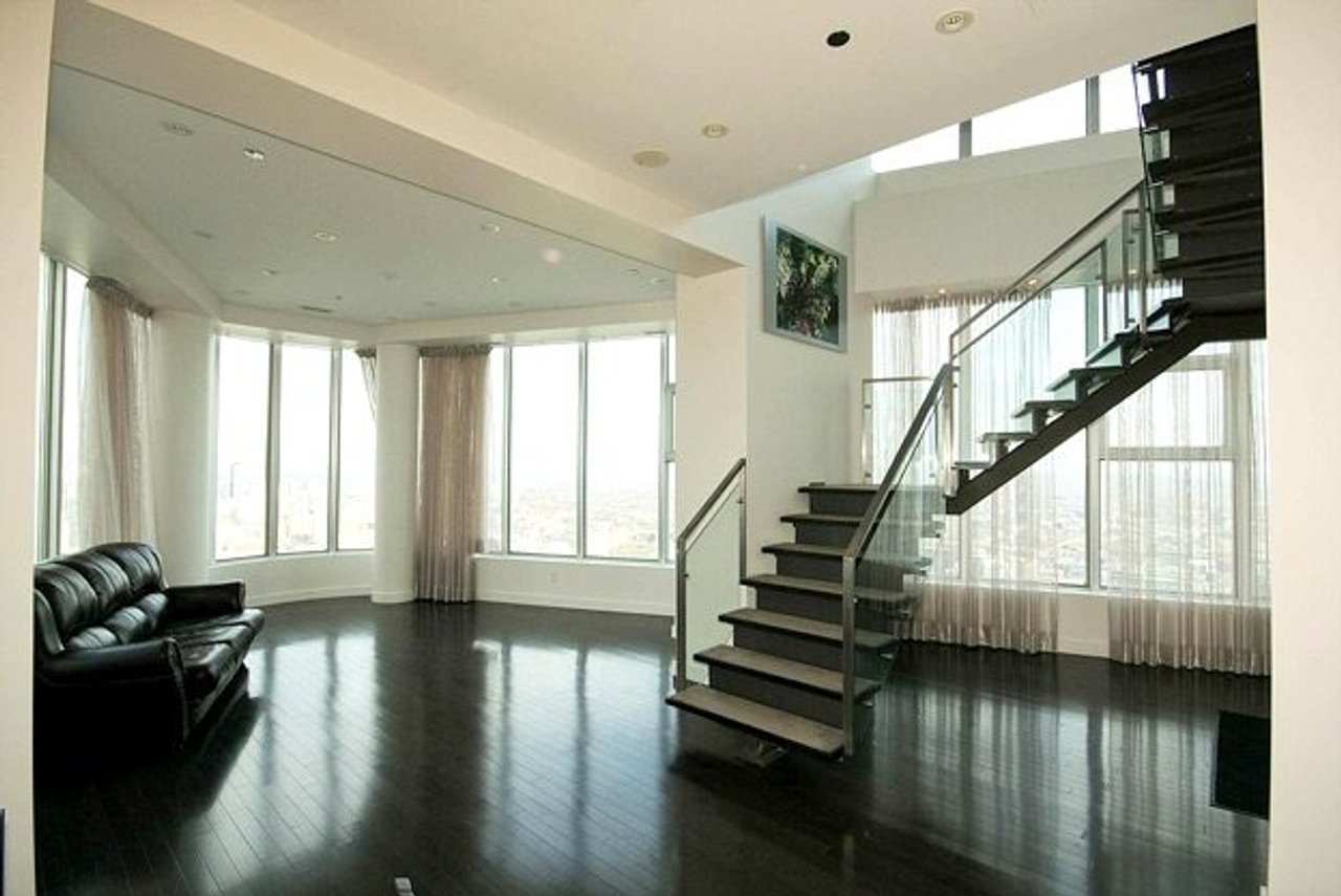 Condomonium: $2.5 million for a three-level penthouse in the middle of the Financial District
