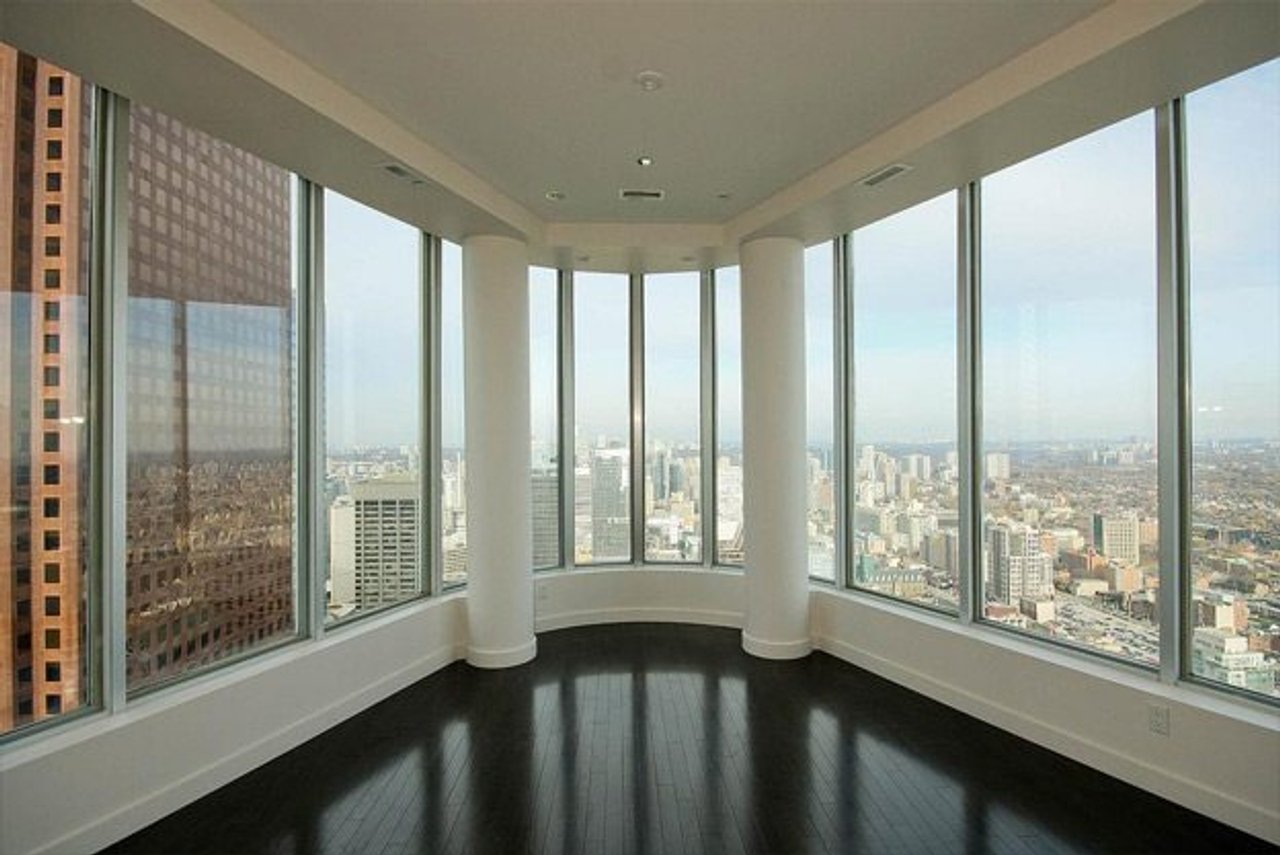 Condomonium: $2.5 million for a three-level penthouse in the middle of the Financial District