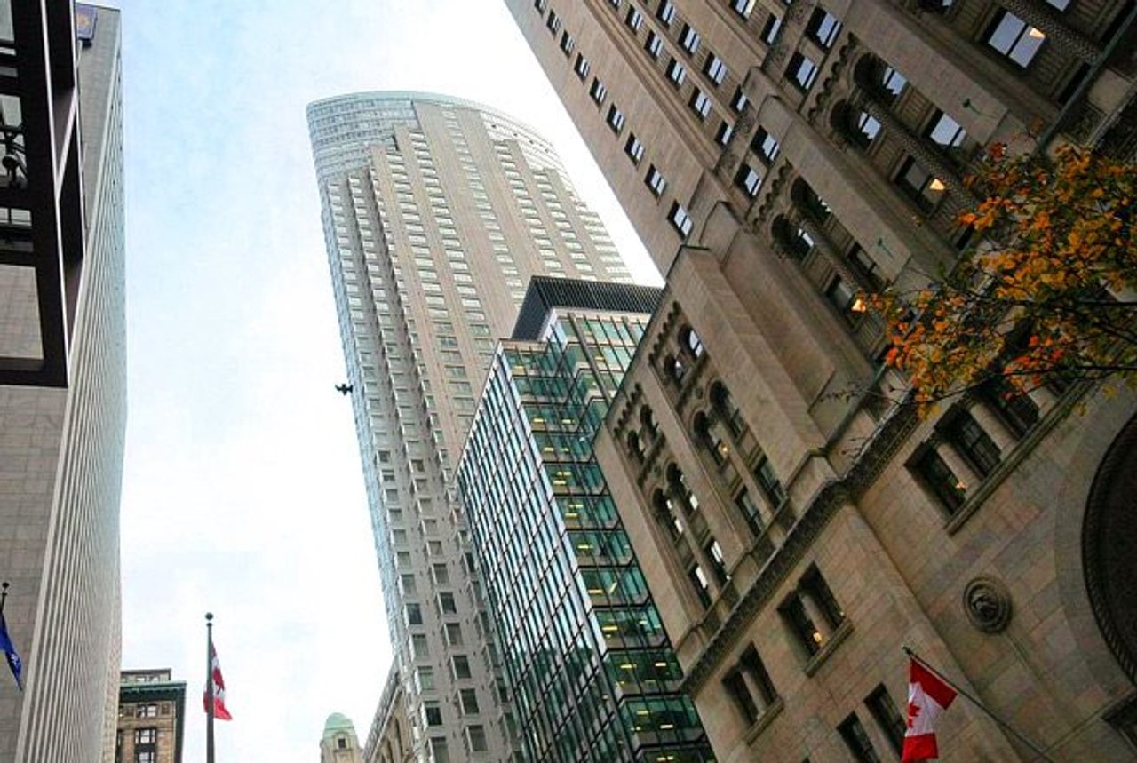 Condomonium: $2.5 million for a three-level penthouse in the middle of the Financial District