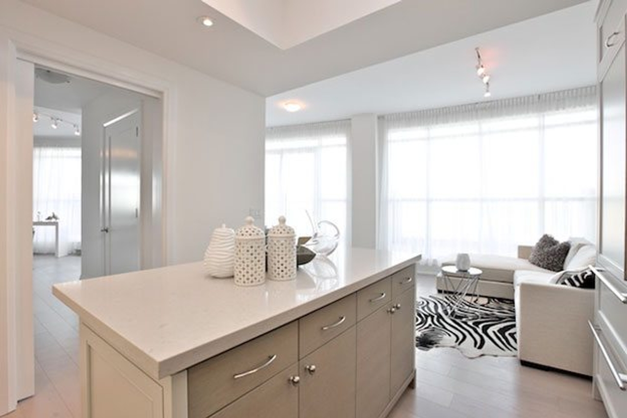 Condomonium: $2.5 million for a prim and trim midtown penthouse