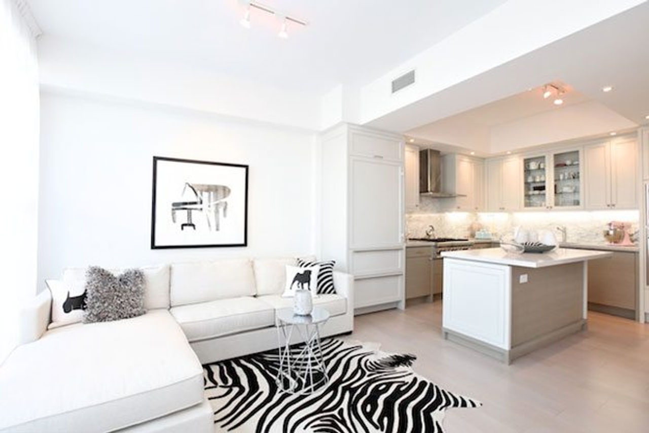 Condomonium: $2.5 million for a prim and trim midtown penthouse