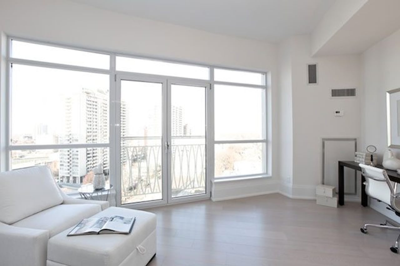 Condomonium: $2.5 million for a prim and trim midtown penthouse