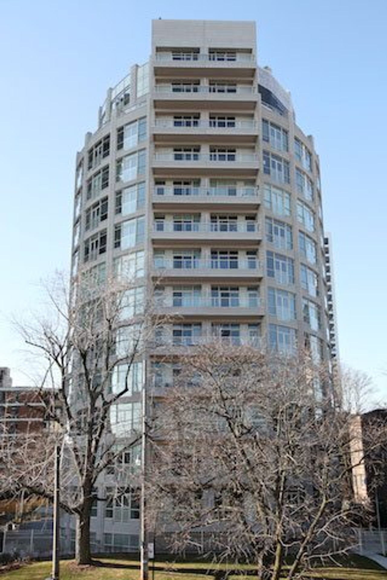 Condomonium: $2.5 million for a prim and trim midtown penthouse