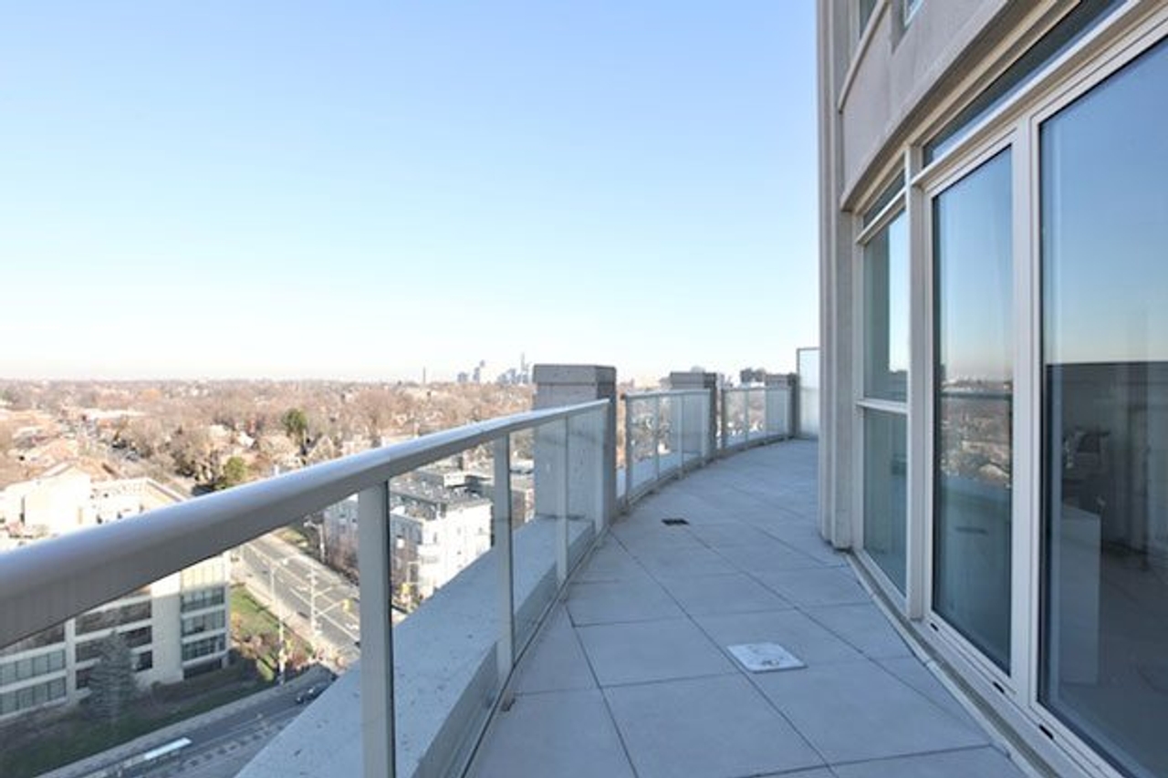 Condomonium: $2.5 million for a prim and trim midtown penthouse