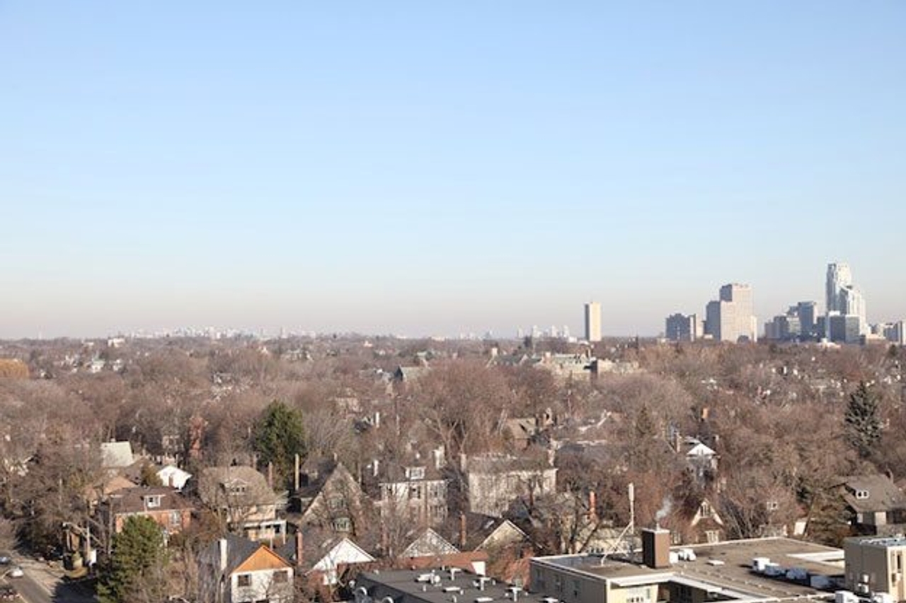 Condomonium: $2.5 million for a prim and trim midtown penthouse