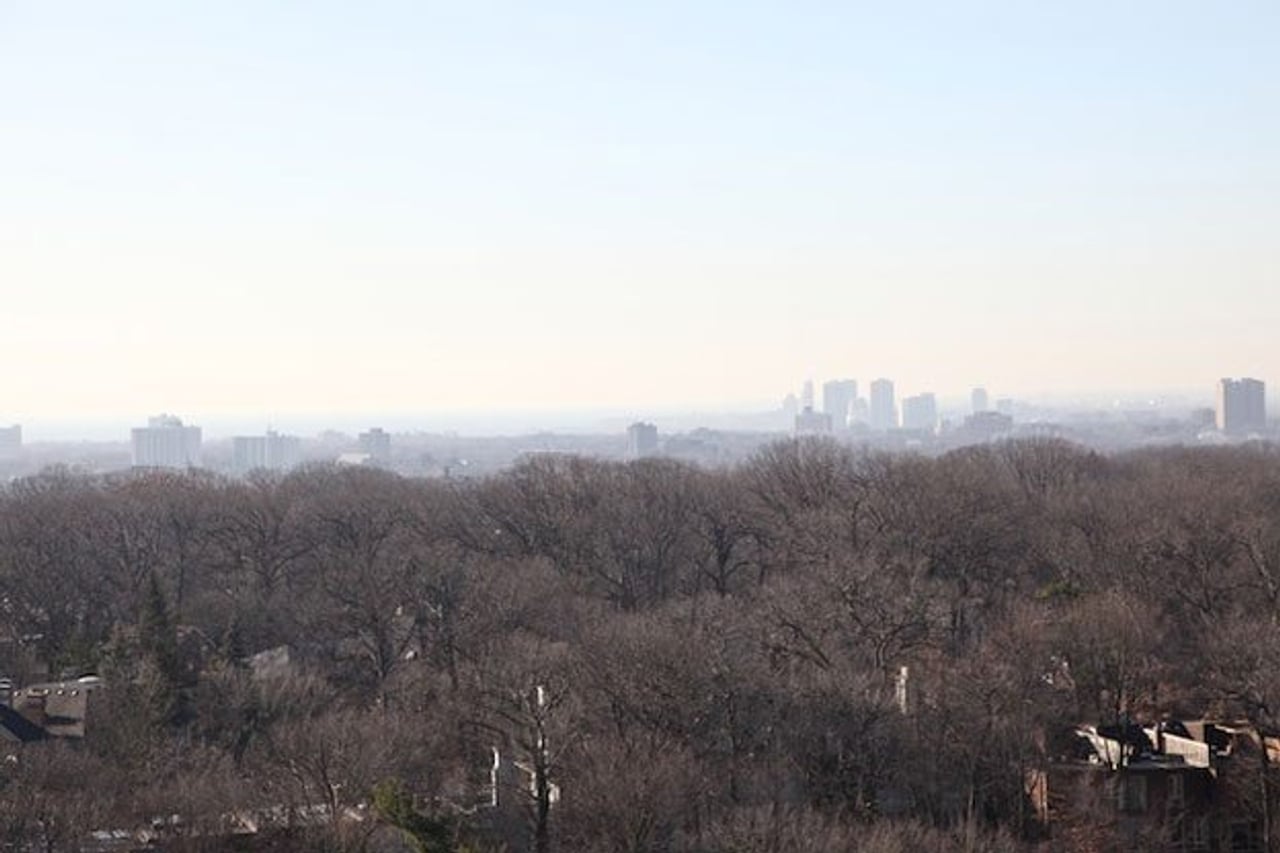 Condomonium: $2.5 million for a prim and trim midtown penthouse