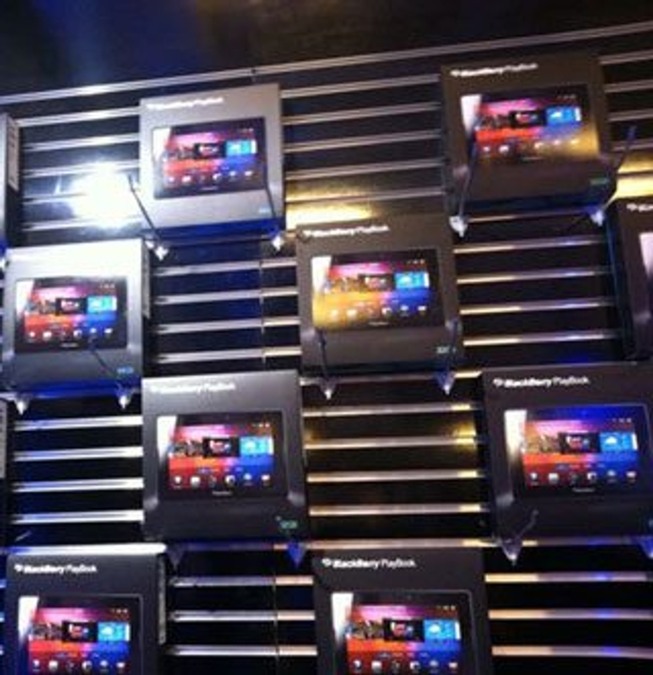 RIM gives away money and booze to get people to try the PlayBook