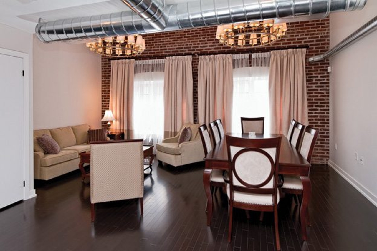 1100 Lansdowne Avenue, Unit 327