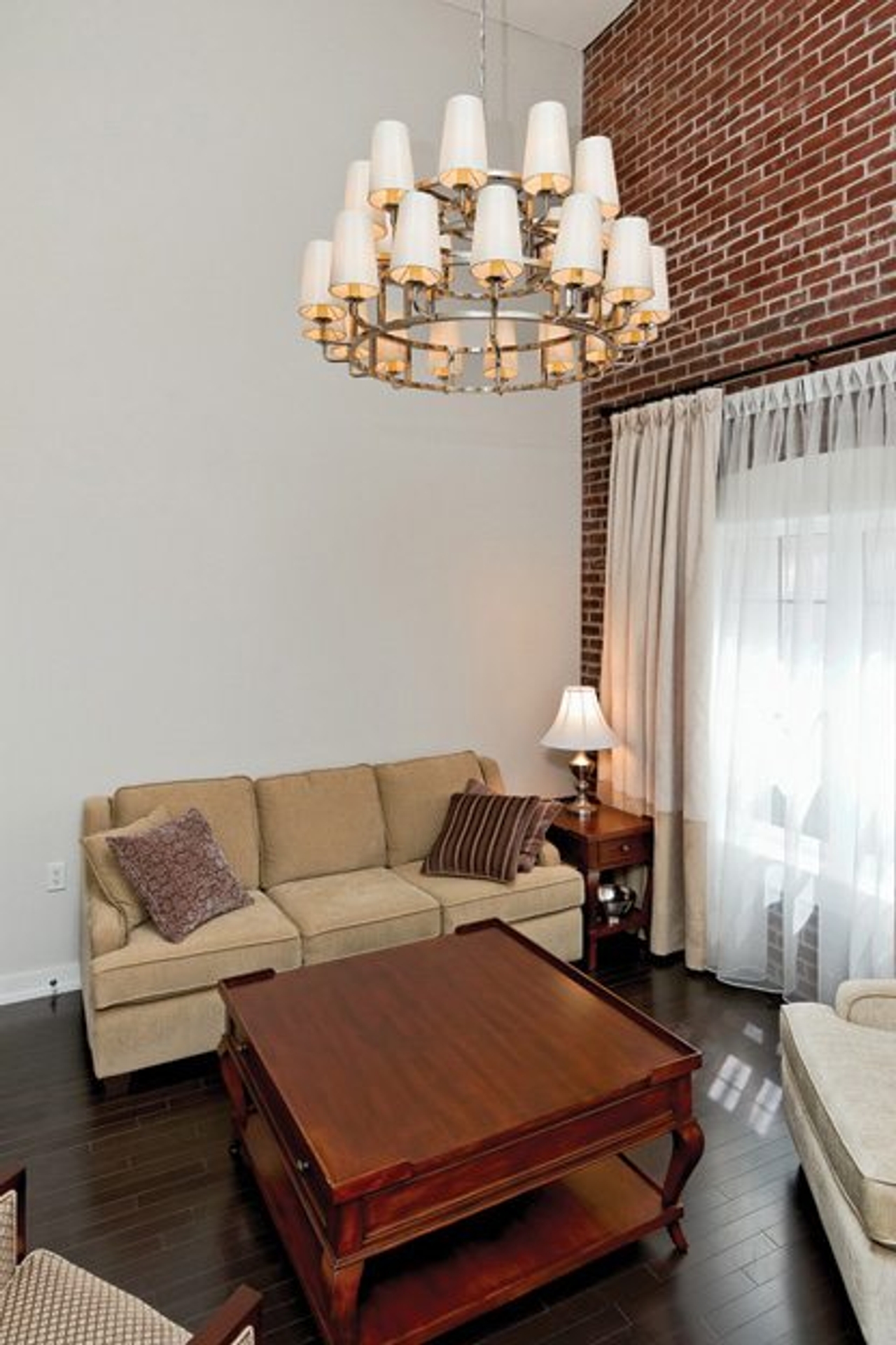 1100 Lansdowne Avenue, Unit 327
