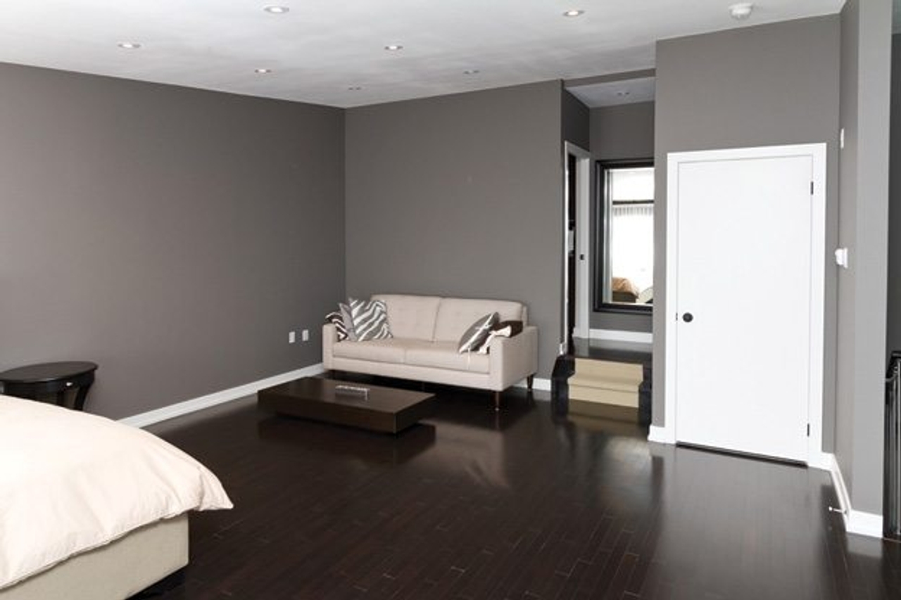 1100 Lansdowne Avenue, Unit 327