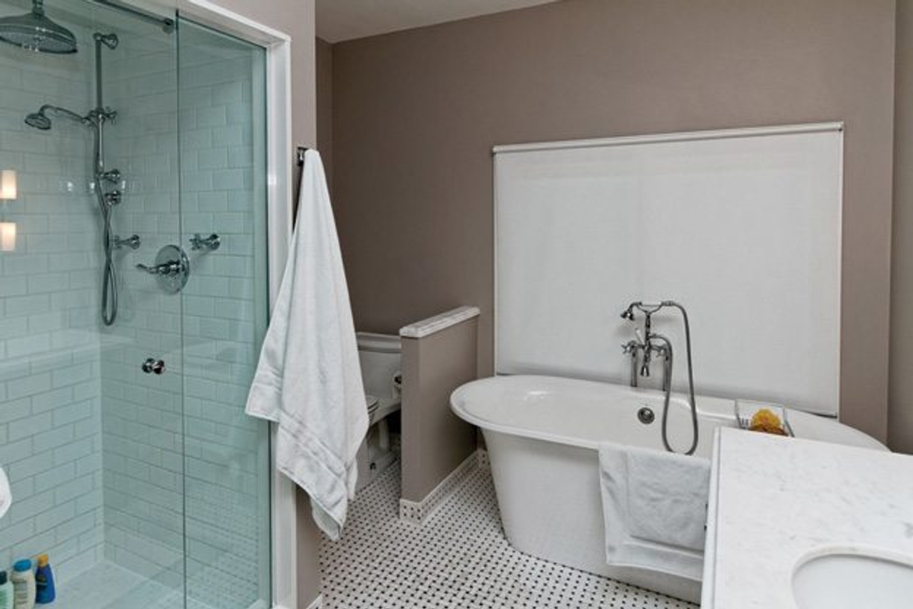 1100 Lansdowne Avenue, Unit 327