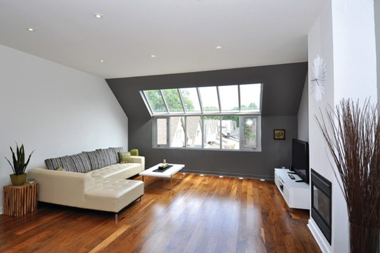 1842 Queen Street East, Unit 304