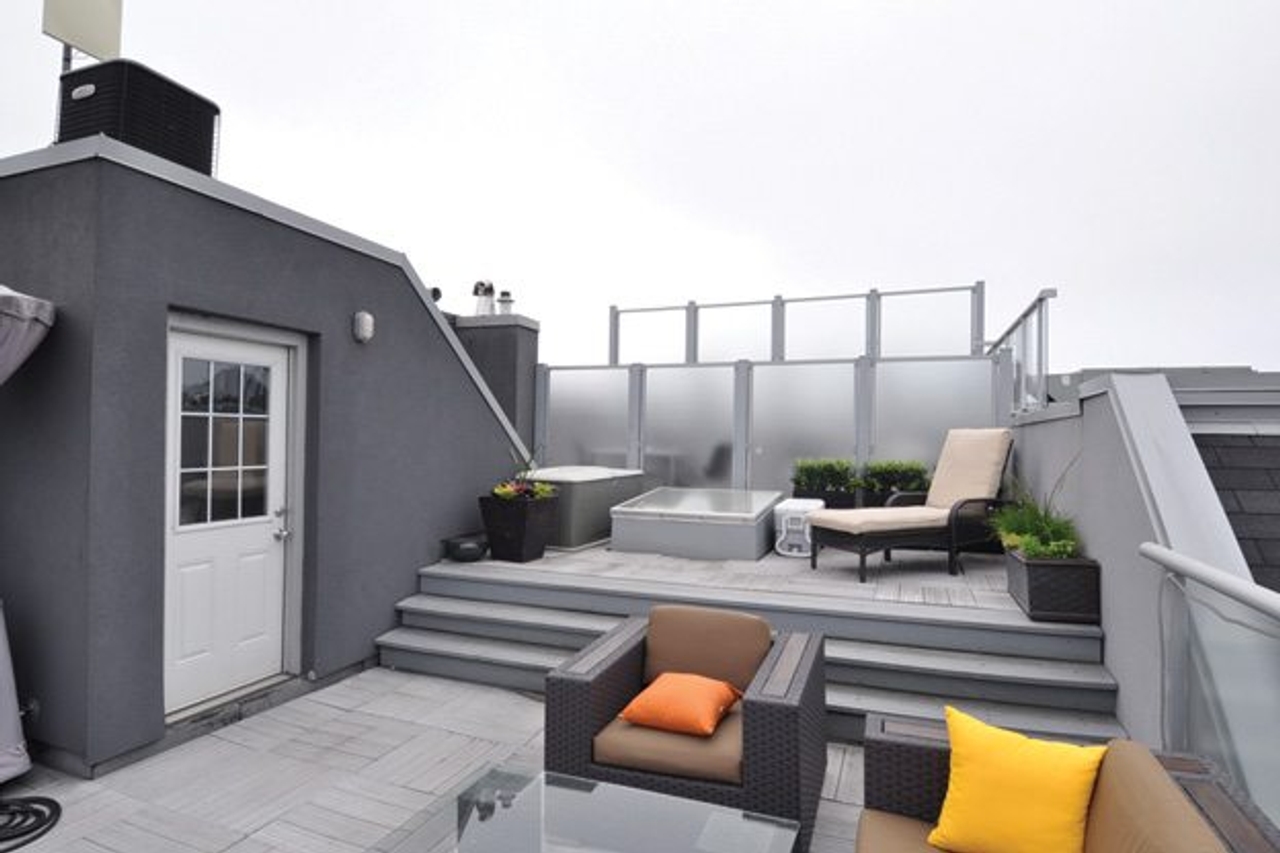 1842 Queen Street East, Unit 304