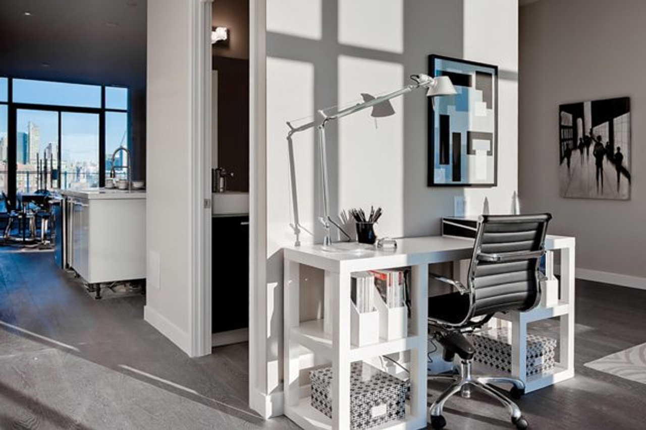 25 Stafford Street, Penthouse 906