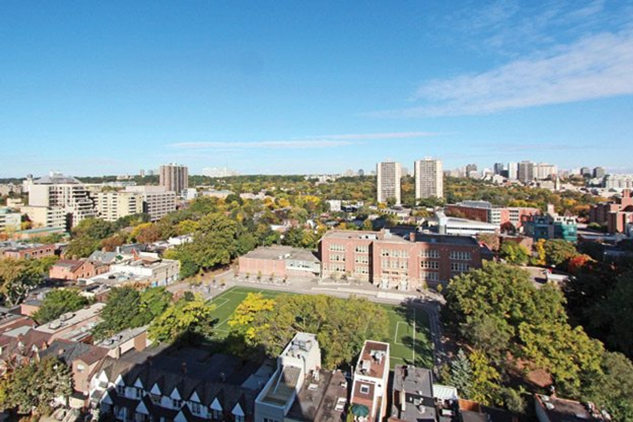 80 Yorkville Avenue, unit 1401