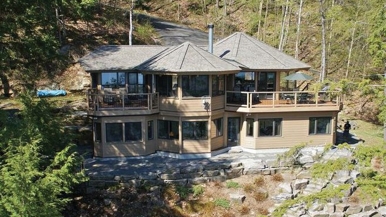 Cottage of the Week: $1.1 million for a hilltop house with its own funicular for easy access to the lake below