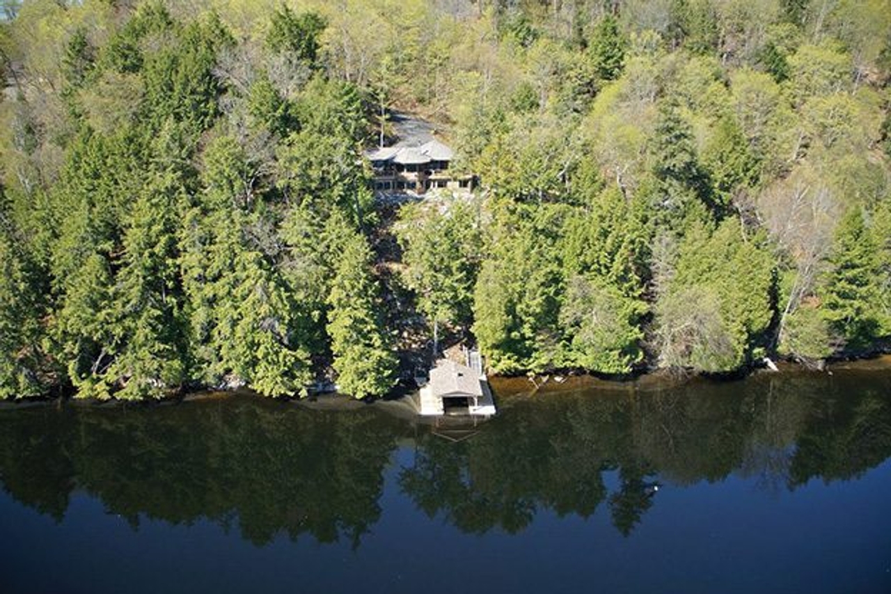 Cottage of the Week: 1983 South Portage Road