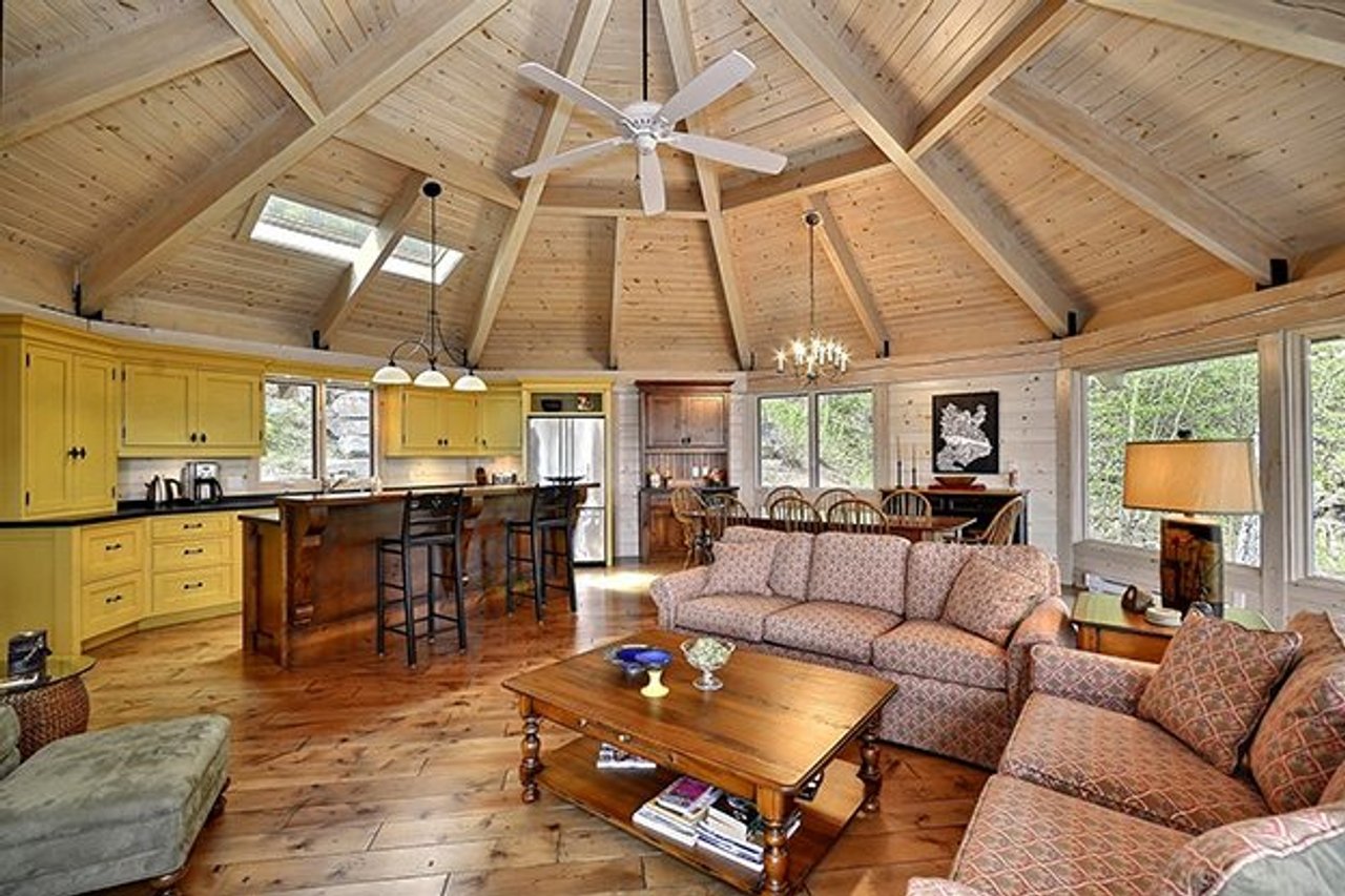 Cottage of the Week: 1983 South Portage Road