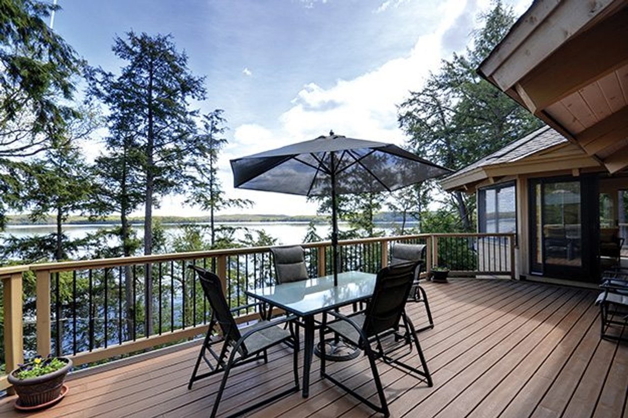Cottage of the Week: 1983 South Portage Road