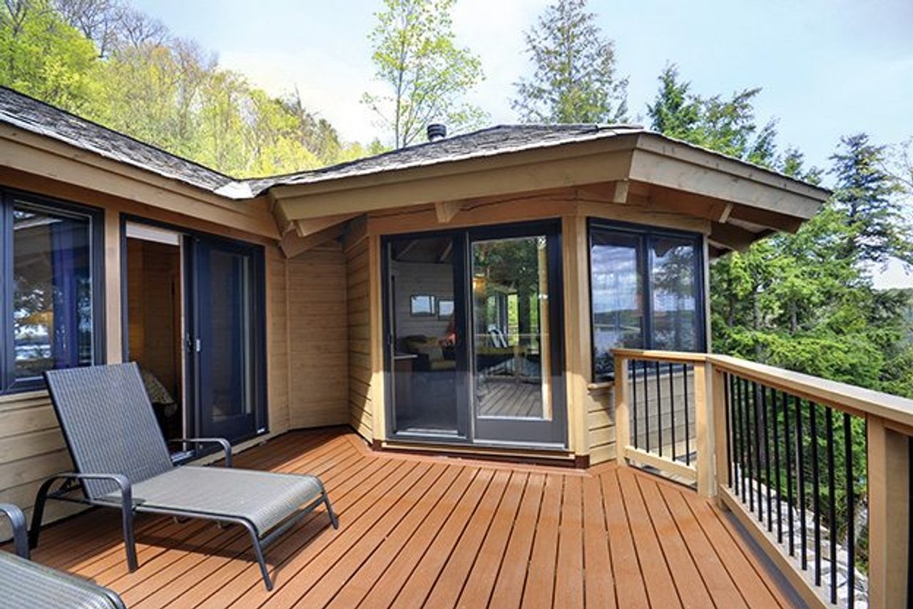 Cottage of the Week: 1983 South Portage Road