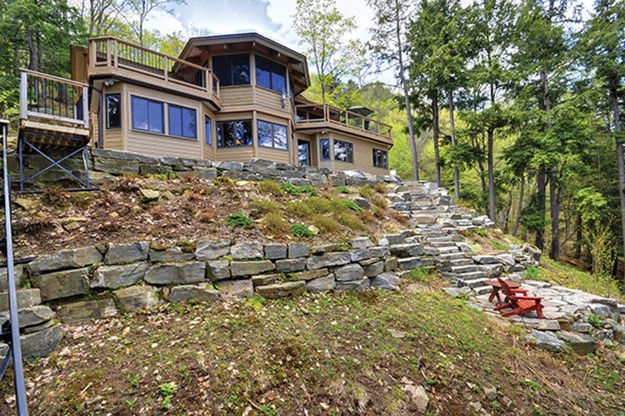 Cottage of the Week: 1983 South Portage Road