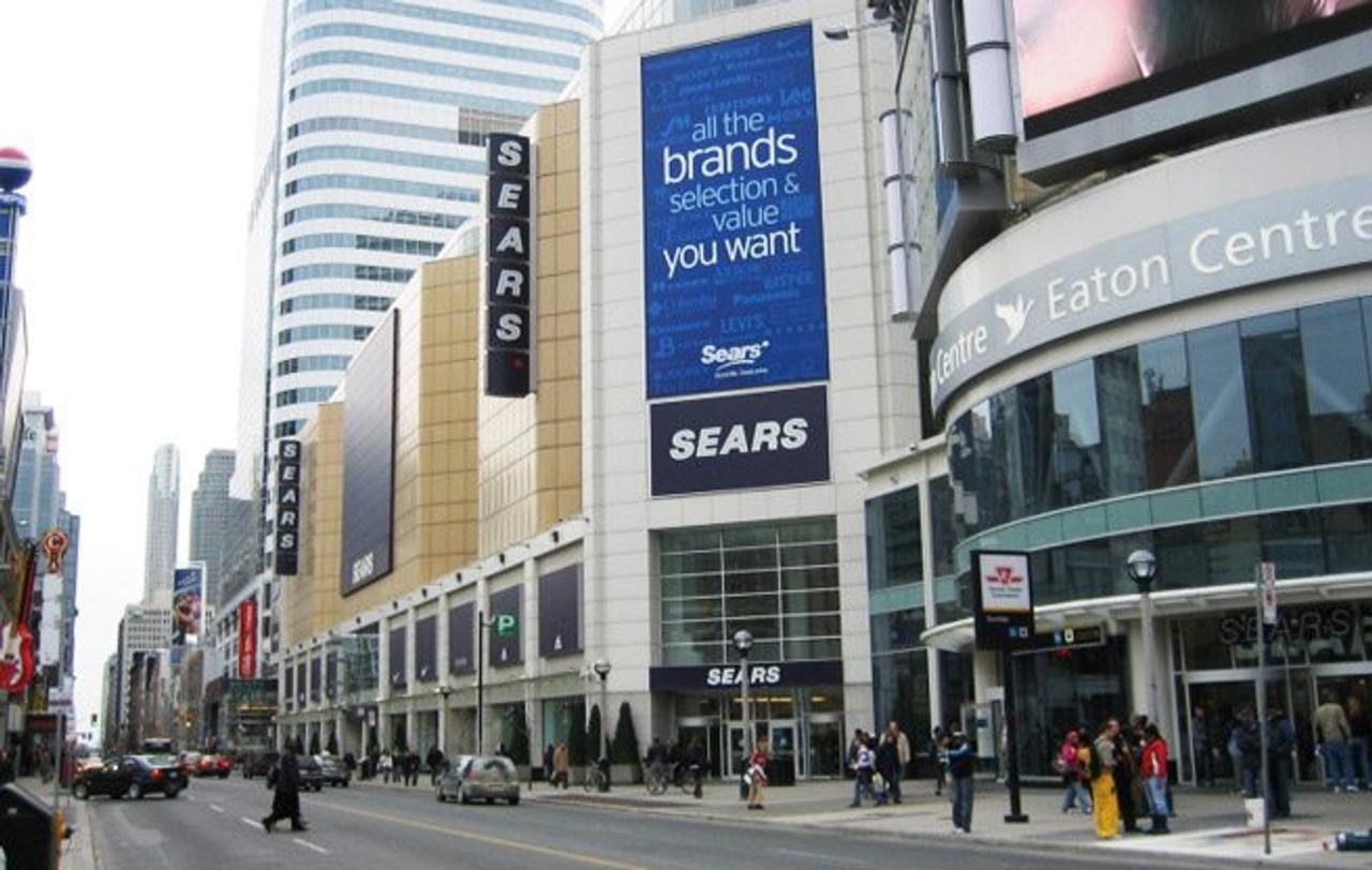 Toronto Eaton Centre wants shoppers to stop messing up its name