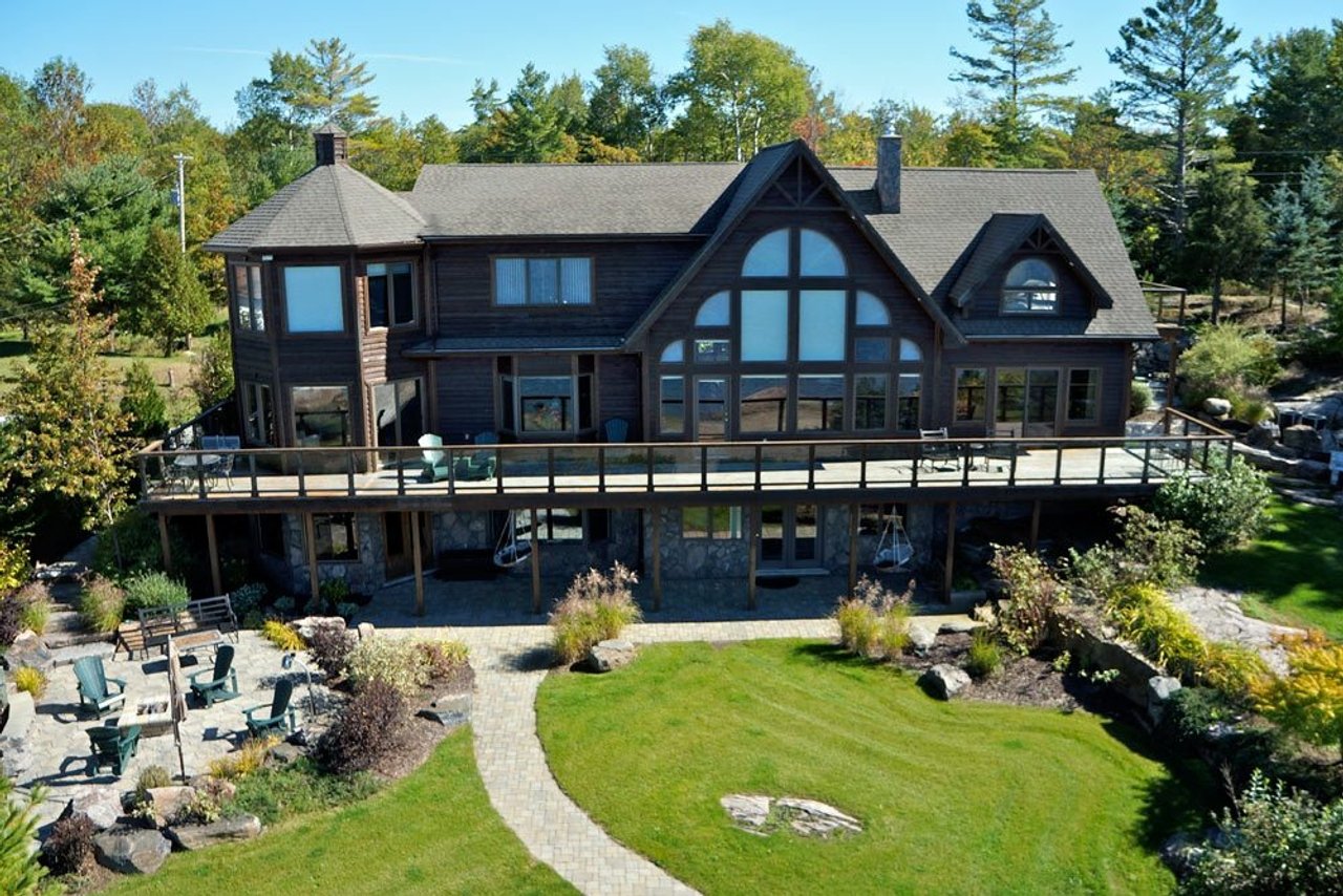 Cottage of the Week: $1.9 million for a high-end Georgian Bay home on a sandy beach