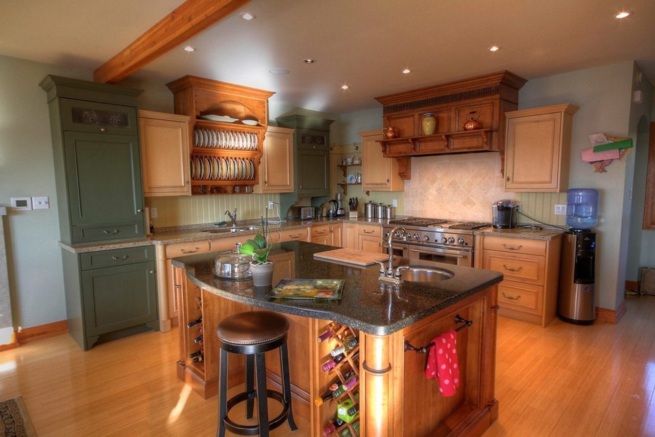Cottage of the Week: $1.9 million for a high-end Georgian Bay home on a sandy beach