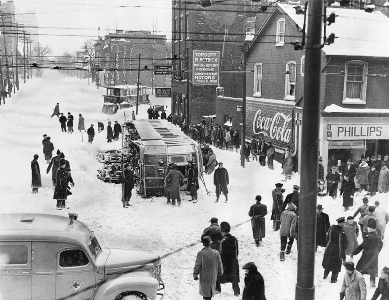 SLIDESHOW: The Toronto Star gives a century's worth of photos to Toronto Public Library
