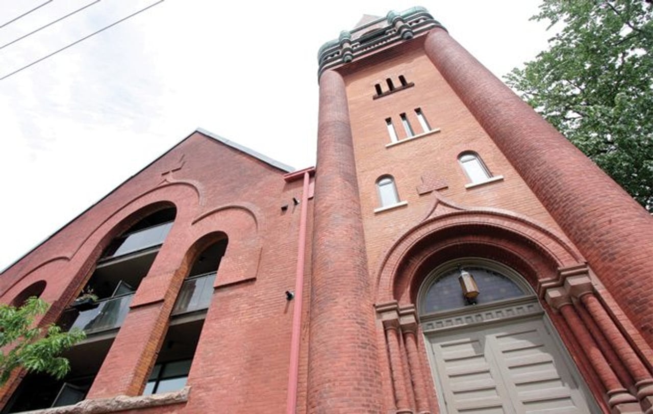 Condo of the Week: 152 Annette Street