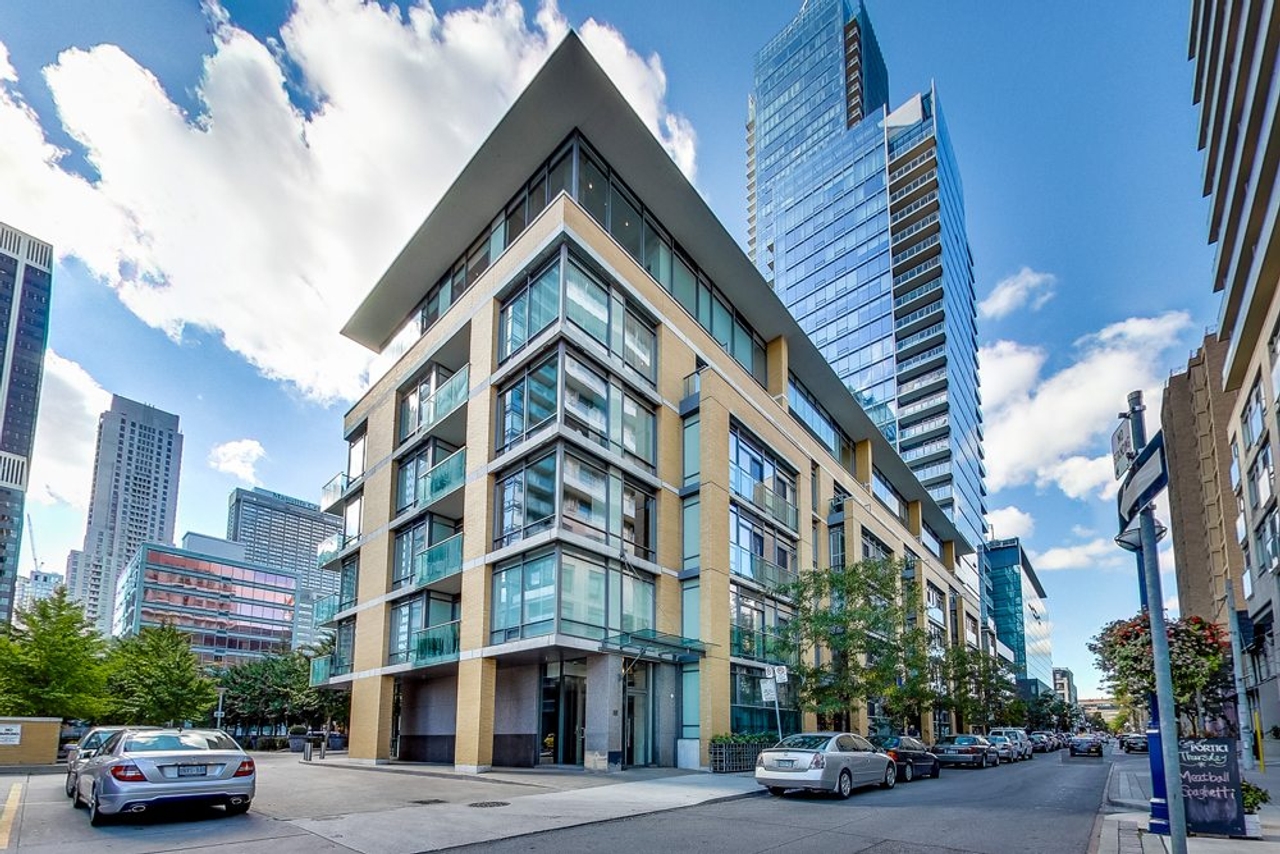 Condo of the Week: 21 Scollard Street