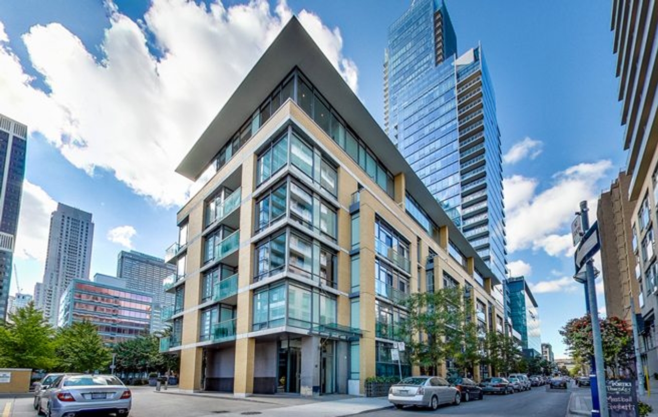 Condo of the Week: $1.2 million for an unpretentious Yorkville penthouse