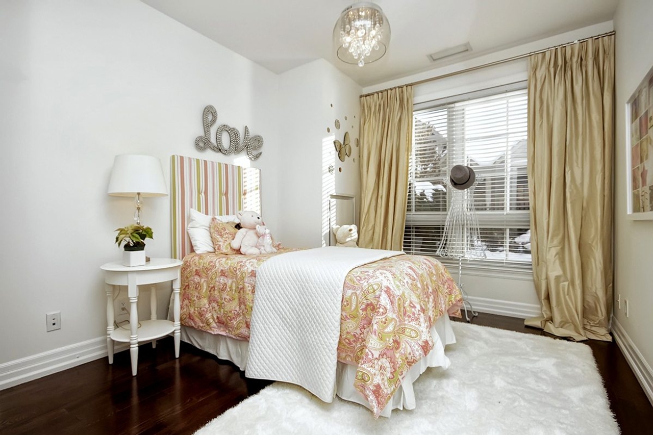 Condo of the Week: $800,000 for a Leaside suite with a spacious garden