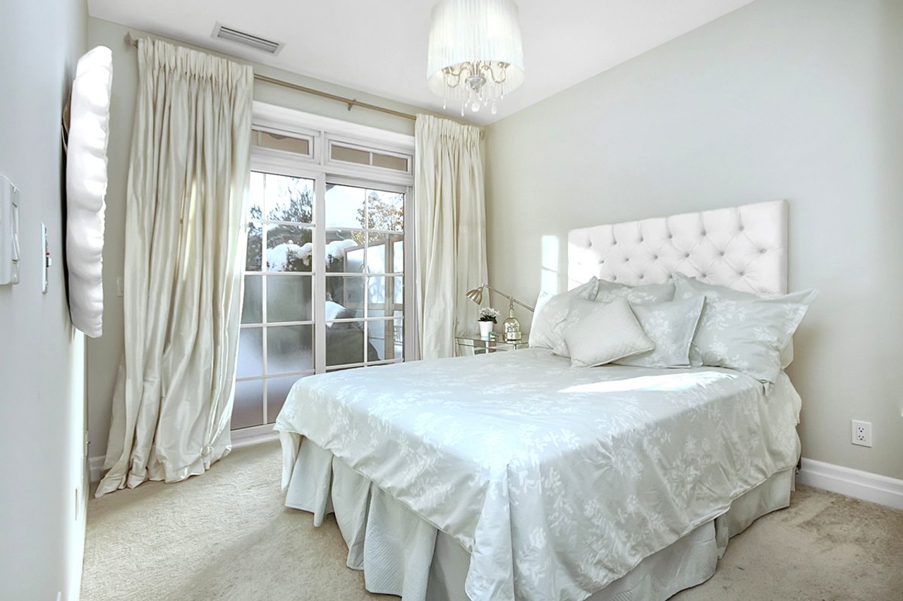 Condo of the Week: $800,000 for a Leaside suite with a spacious garden