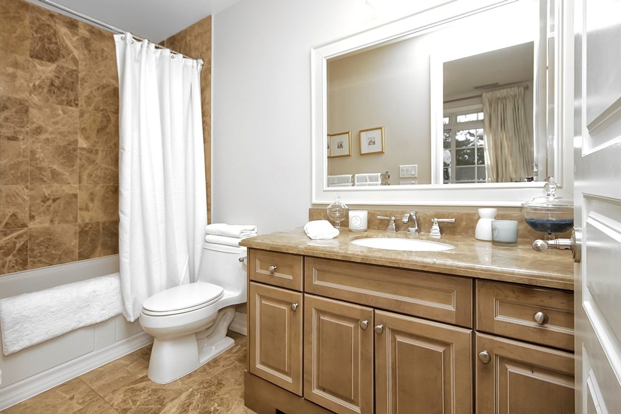 Condo of the Week: $800,000 for a Leaside suite with a spacious garden