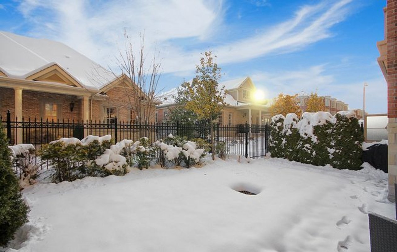 Condo of the Week: $800,000 for a Leaside suite with a spacious garden