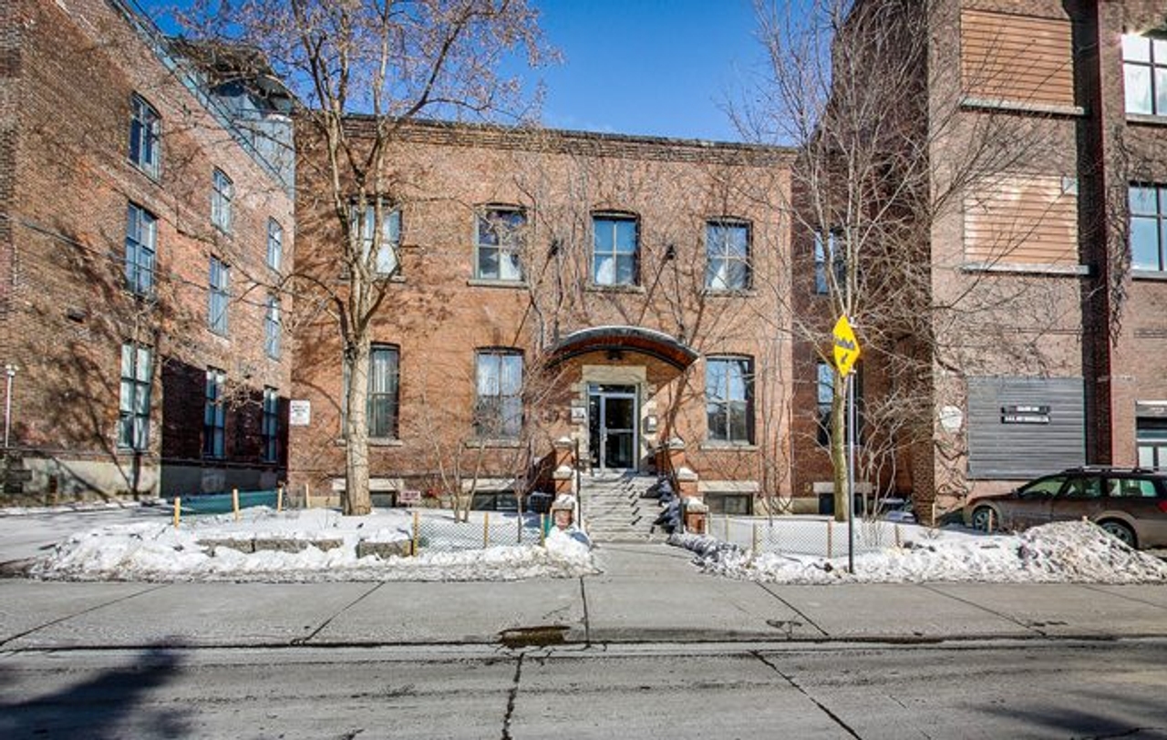 toronto-condo-of-the-week-347-sorauren-avenue-intro