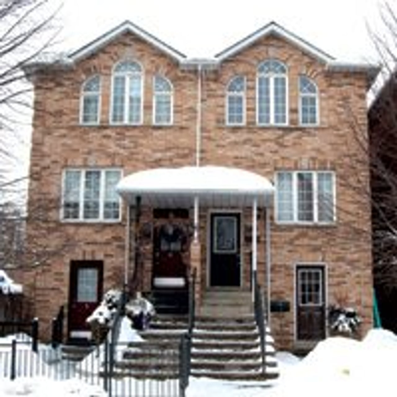 The Chase: twin sisters take a chance on a bargain-basement fixer-upper